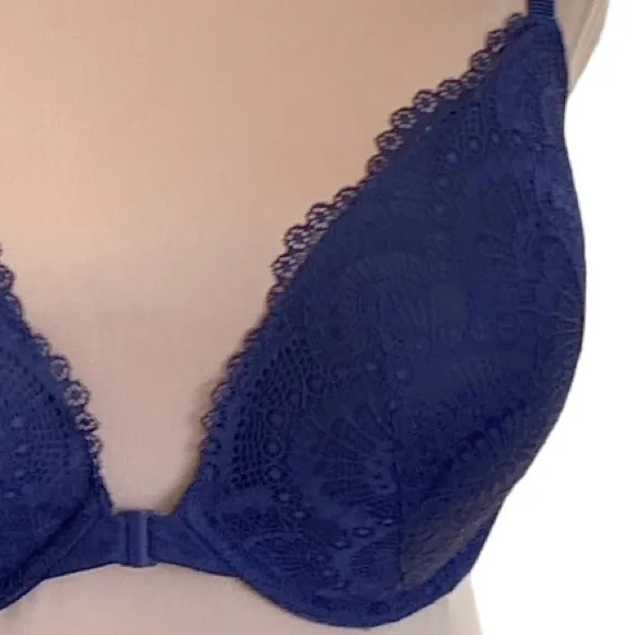 - Victoria’s Secret’s Front-Close Full Coverage Push-Up Underwire Bra Sz 3…