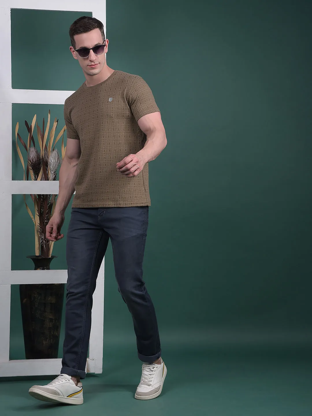 COBB BROWN SELF-DESIGN ROUND NECK T-SHIRT