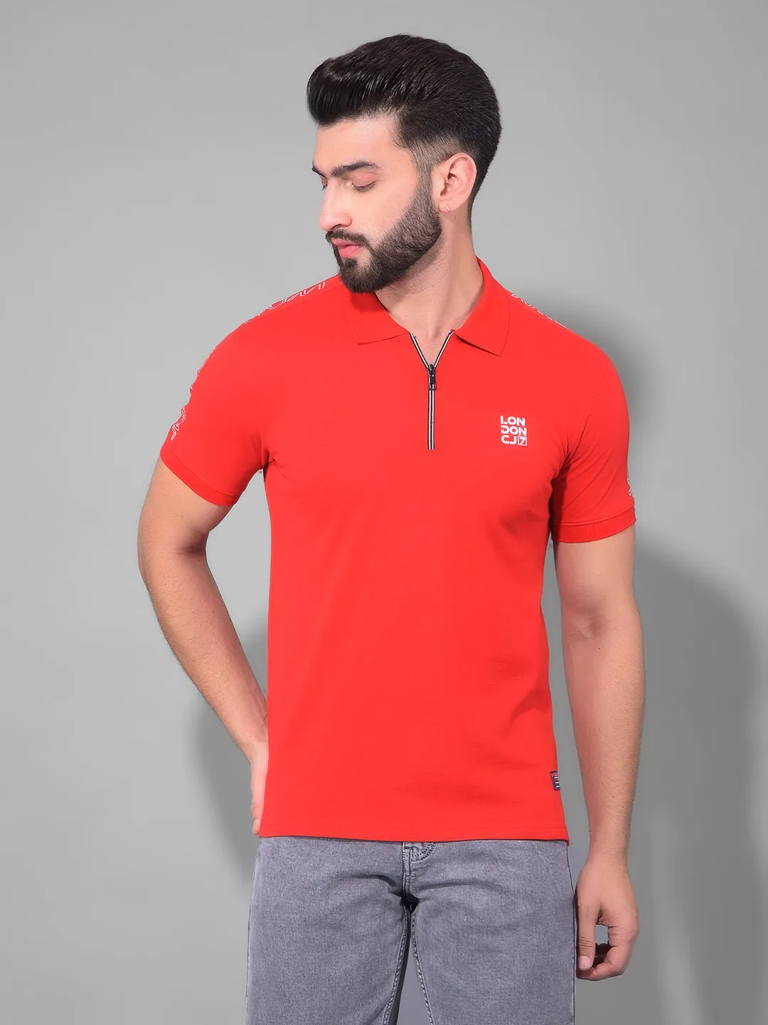 COBB RED PRINTED ZIPPER POLO NECK T-SHIRT