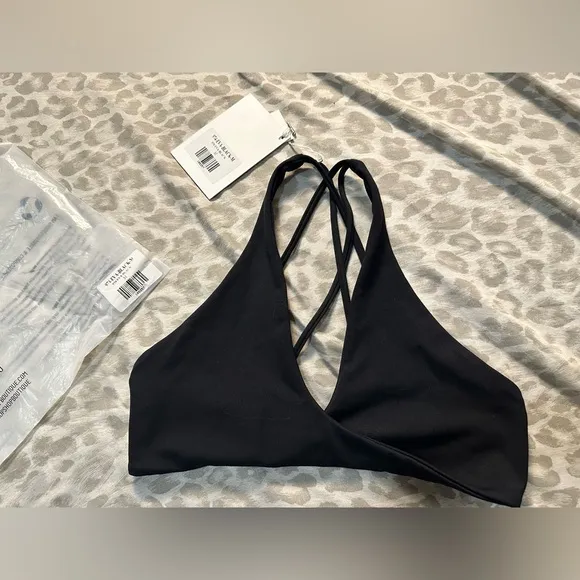 Crop Shop Boutique NWT 🖤 Black Eva Crop Medium