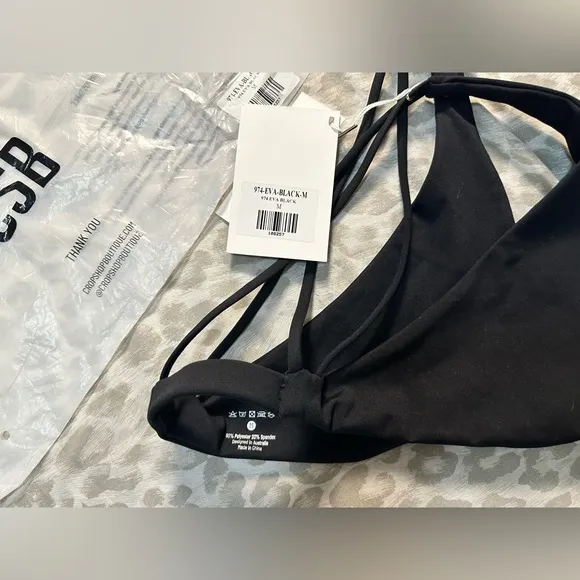 Crop Shop Boutique NWT 🖤 Black Eva Crop Medium