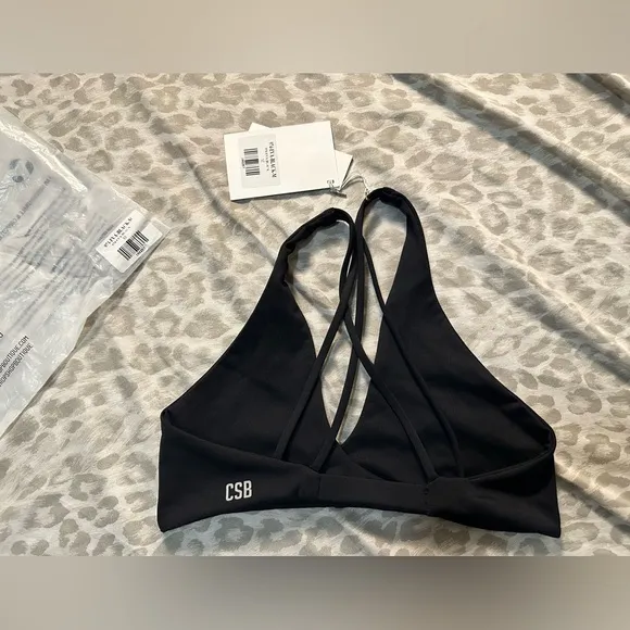 Crop Shop Boutique NWT 🖤 Black Eva Crop Medium