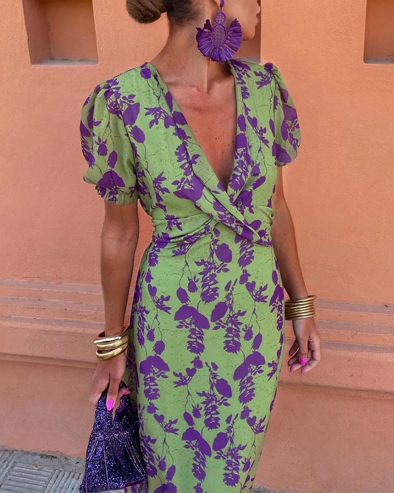 Elegant Floral Dress with Classic Style for Women