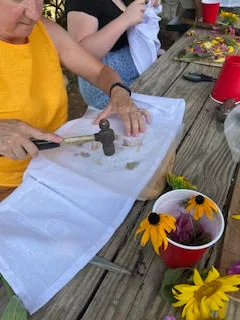 Flower Pounding Towel Workshop
