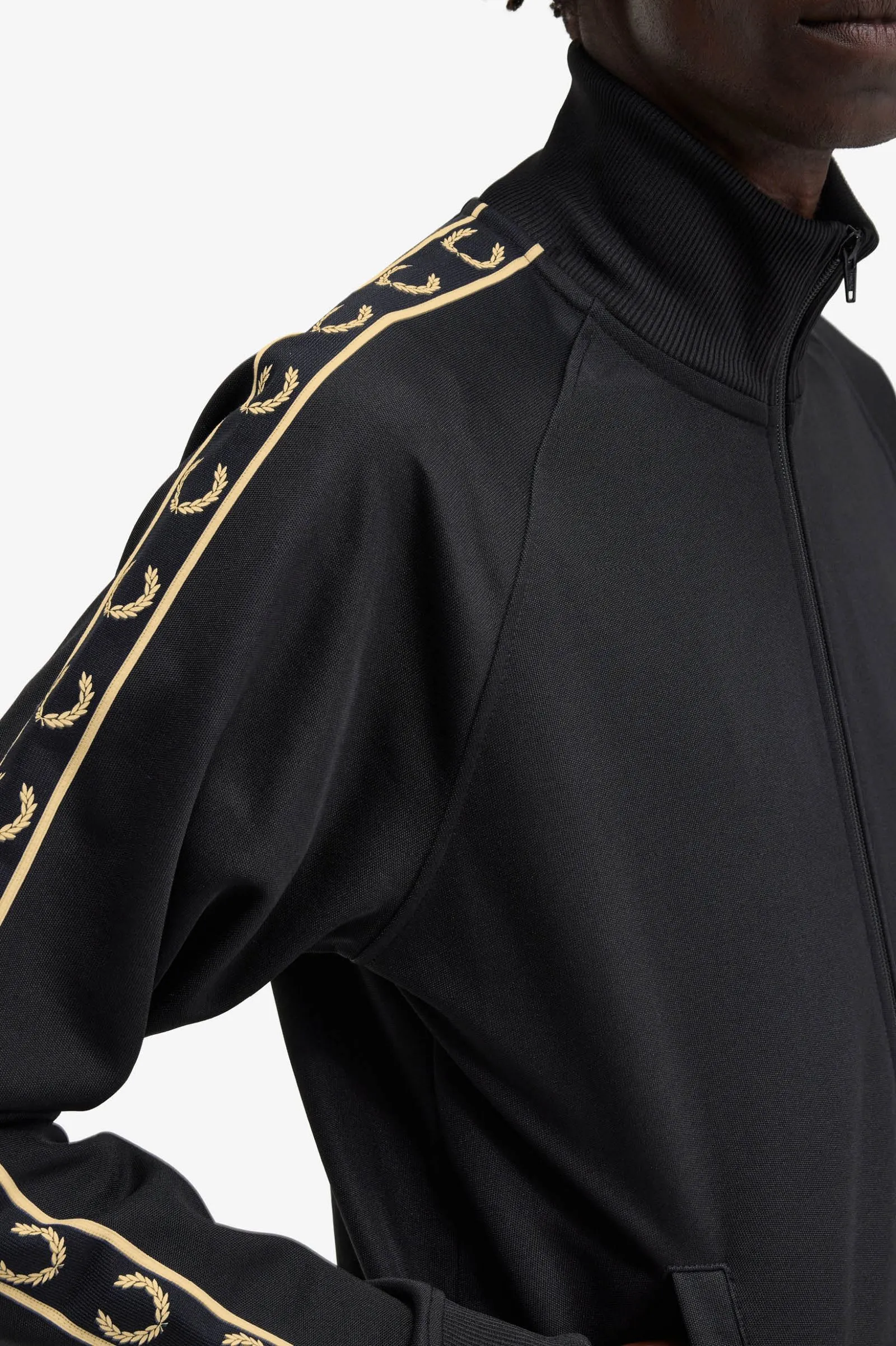 Fred Perry J4575 Taped Track Jacket R23 Black