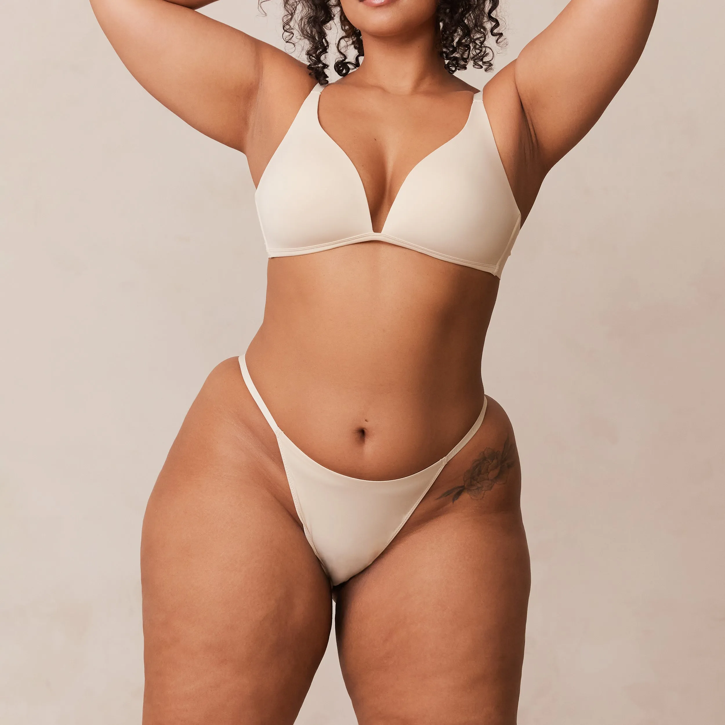 Light Plunge Soutien-Gorge T-Shirt Sans Armatures - Latte