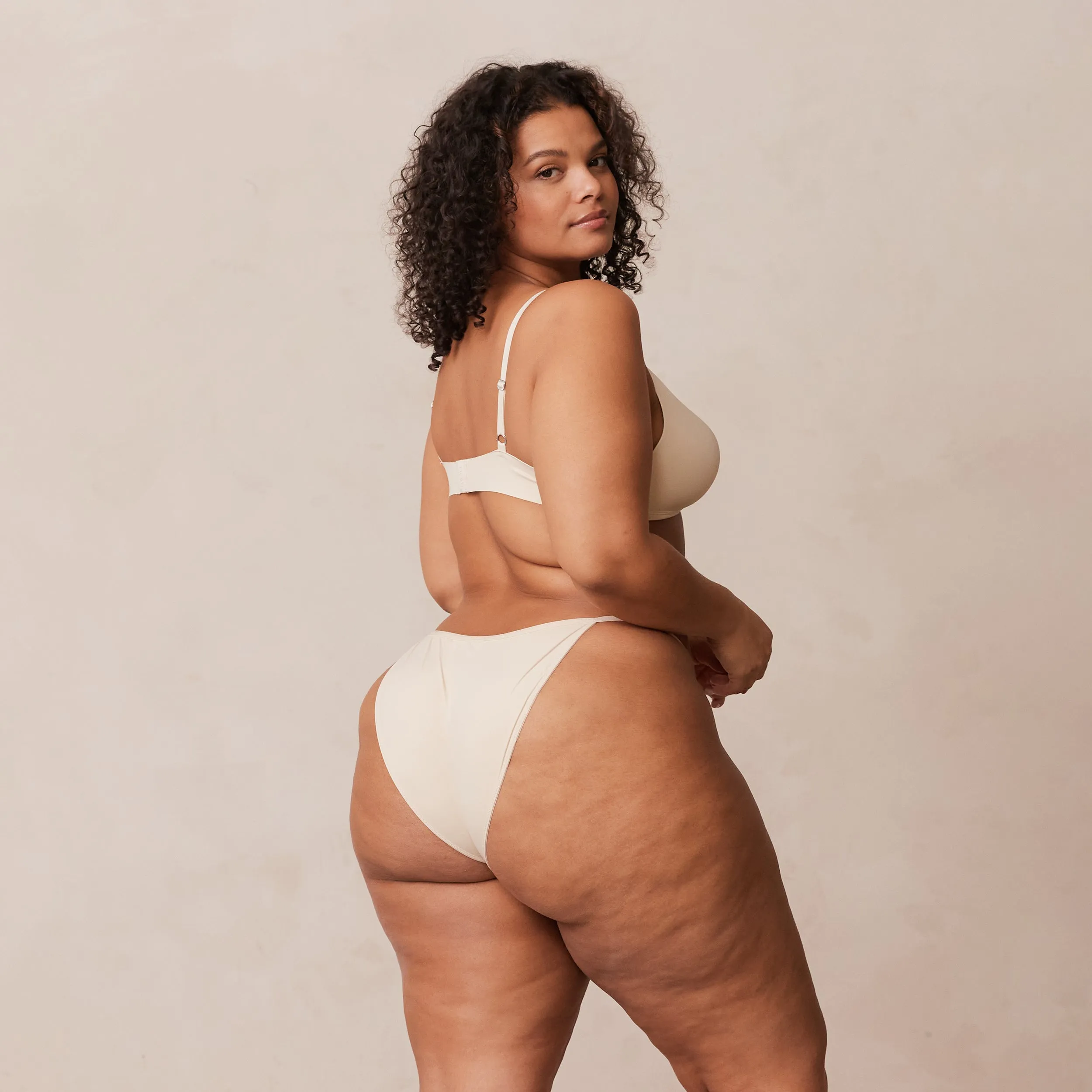 Light Plunge Soutien-Gorge T-Shirt Sans Armatures - Latte