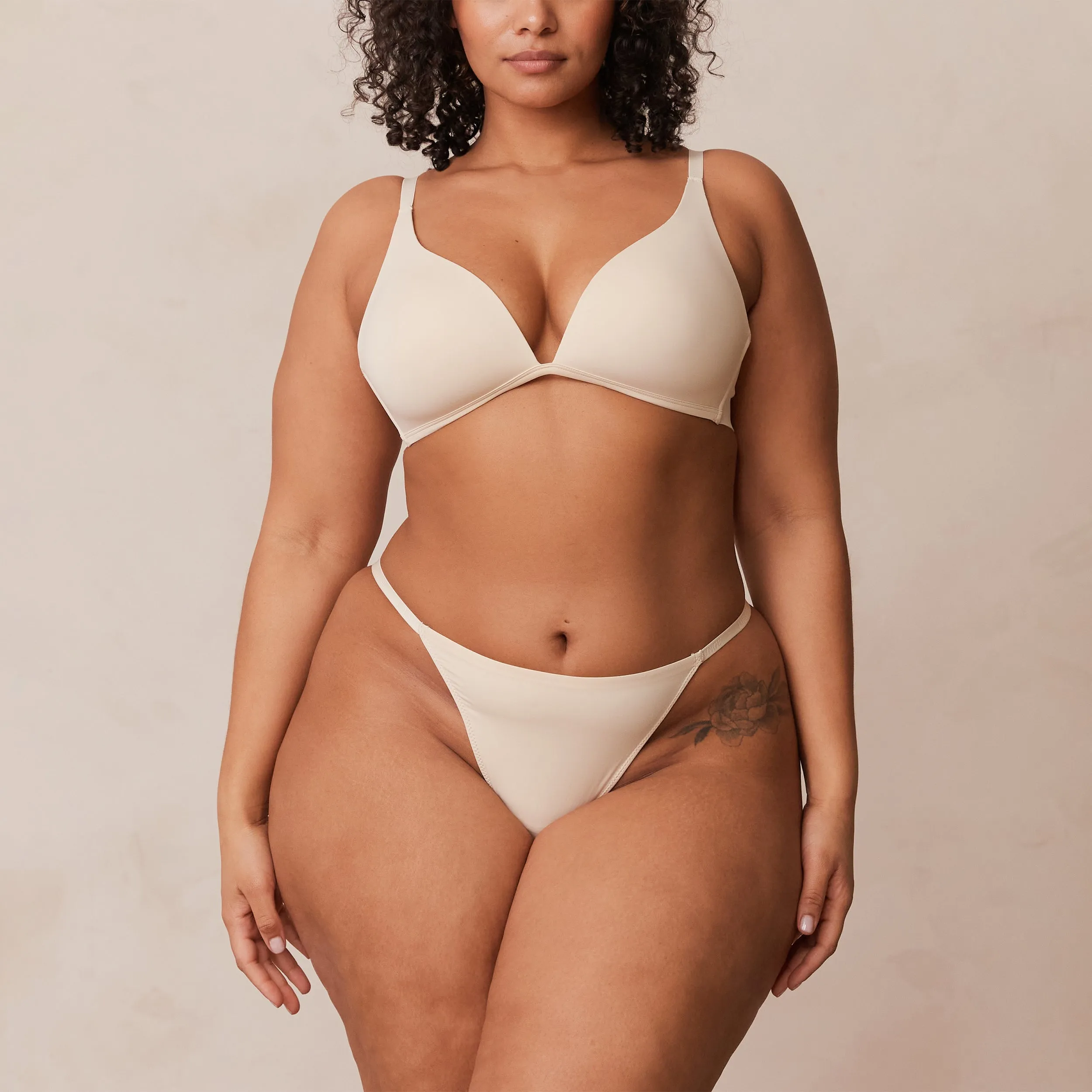 Light Plunge Soutien-Gorge T-Shirt Sans Armatures - Latte