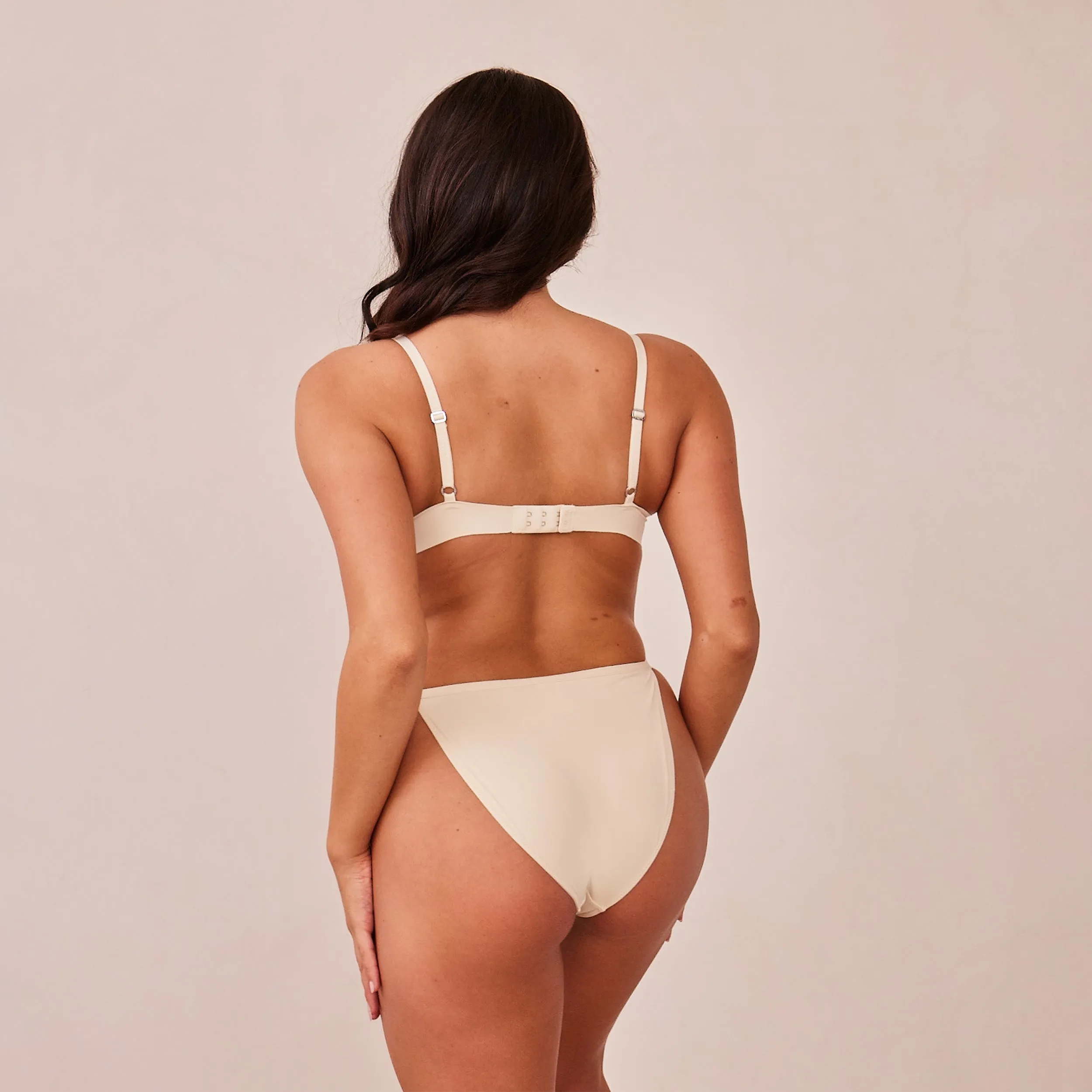 Light Plunge Soutien-Gorge T-Shirt Sans Armatures - Latte