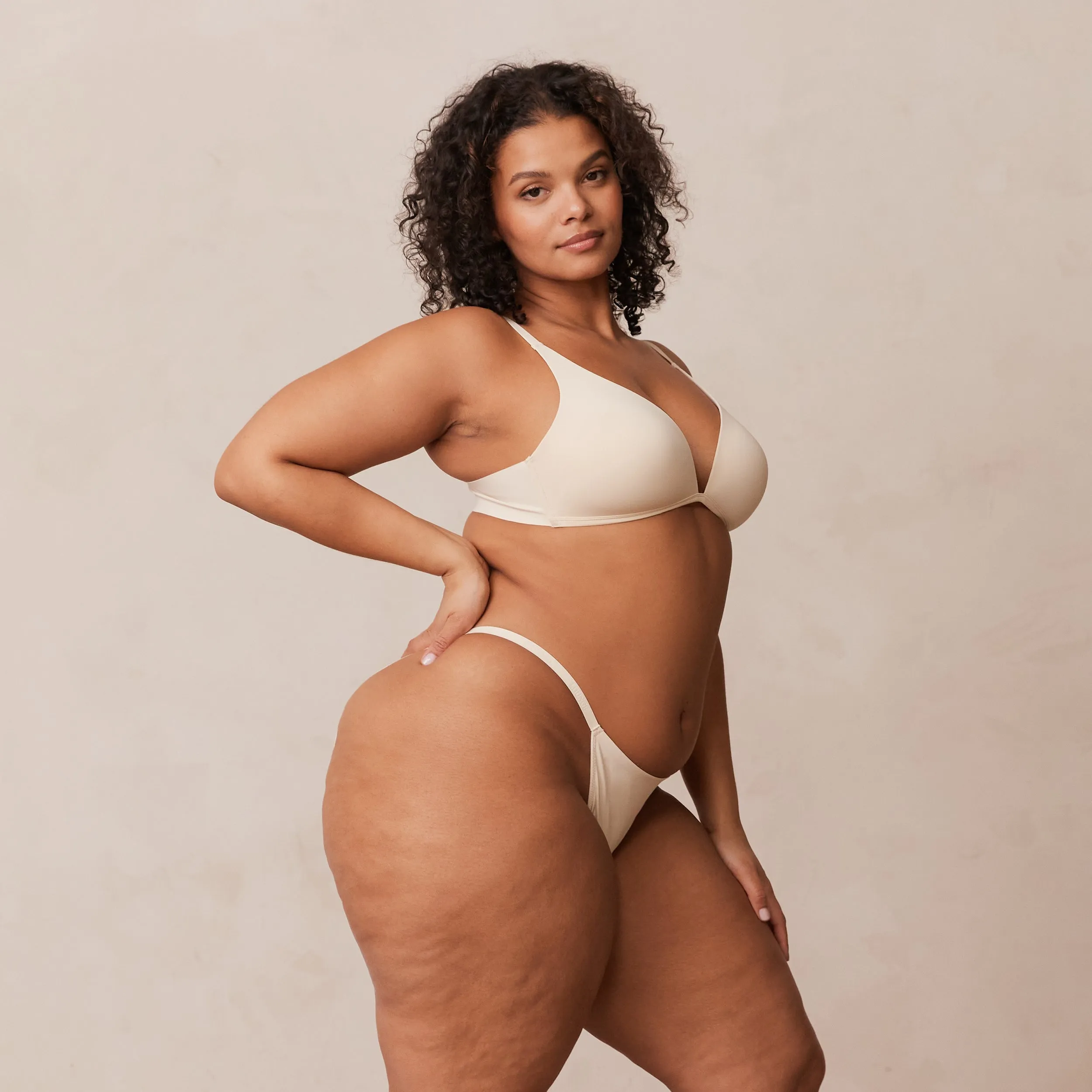 Light Plunge Soutien-Gorge T-Shirt Sans Armatures - Latte