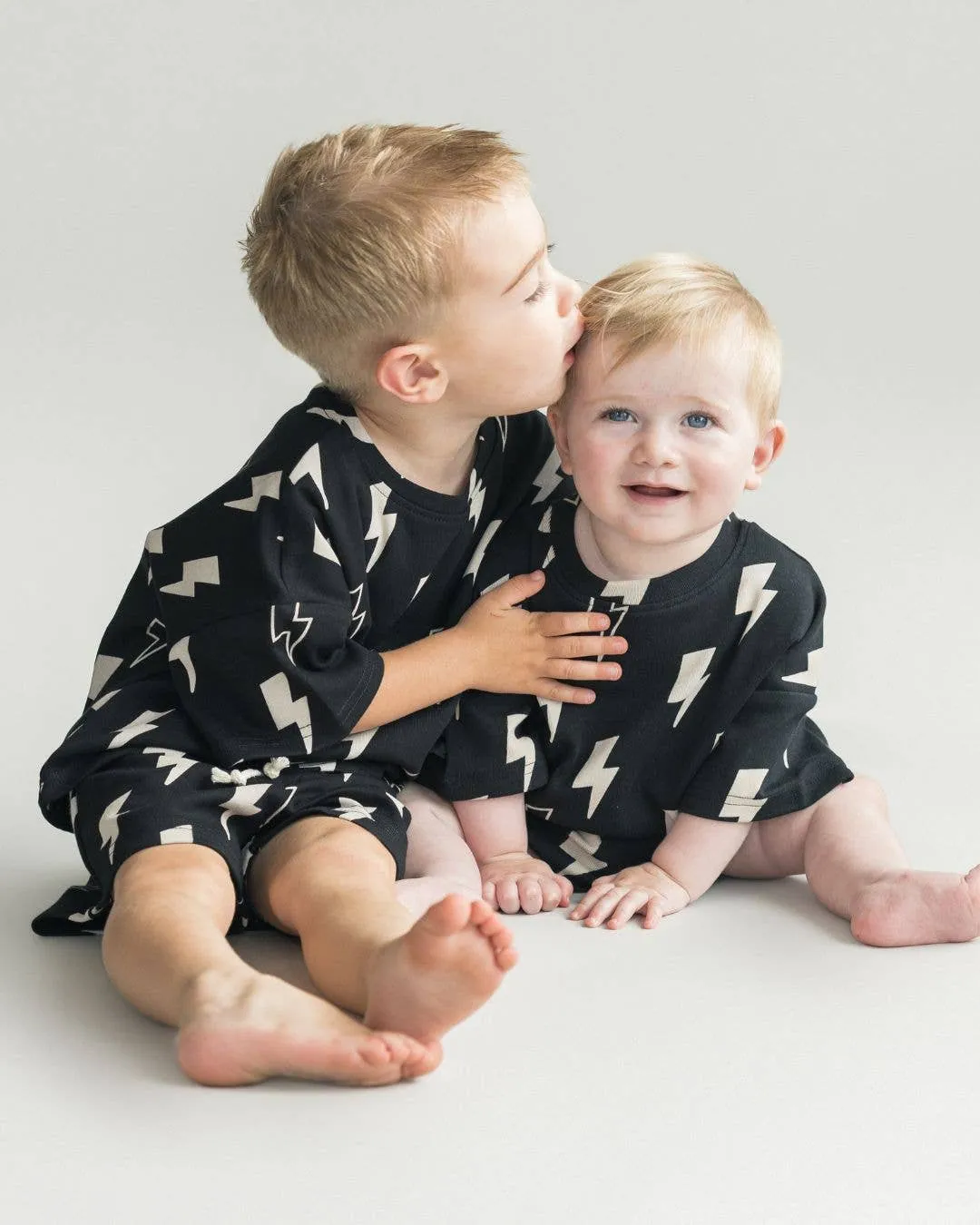 Lucky Panda Kids - Shorts Set | Black Bolts: 3T
