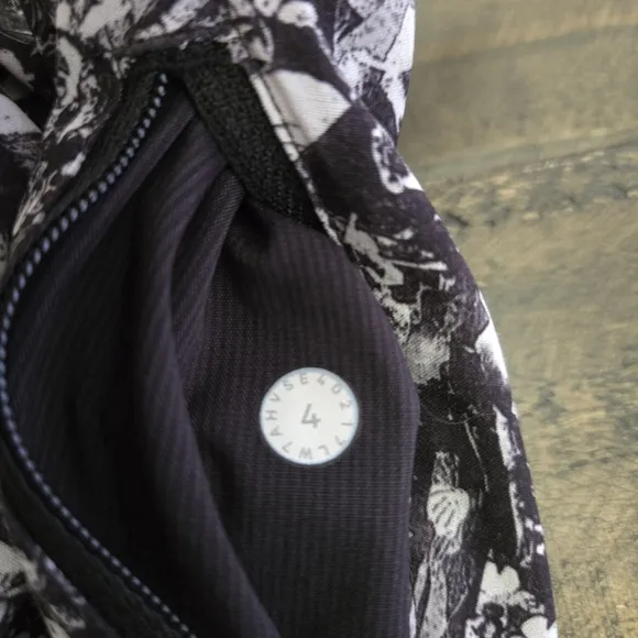 LULULEMON Tracker Shorts |‎ 4