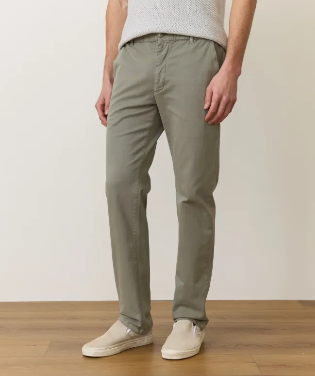 Marine Layer Saturday Twill Chino Slim Straight in Vetiver