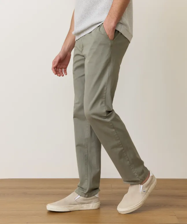 Marine Layer Saturday Twill Chino Slim Straight in Vetiver