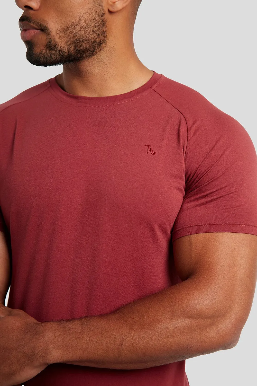 Muscle Fit T-Shirt in Merlot