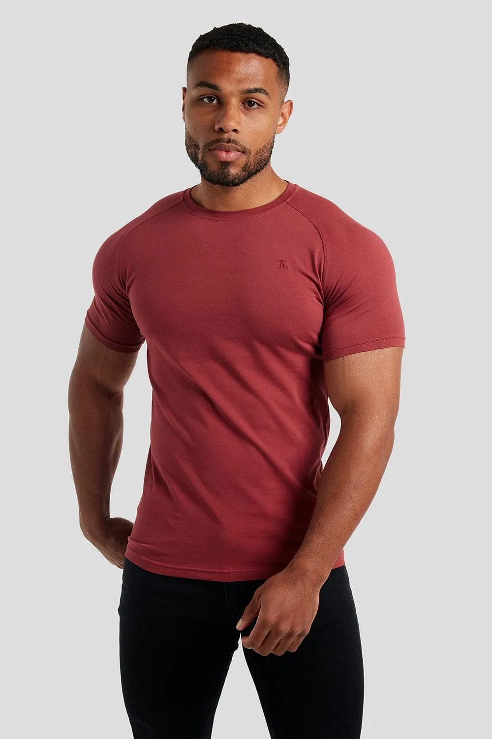 Muscle Fit T-Shirt in Merlot