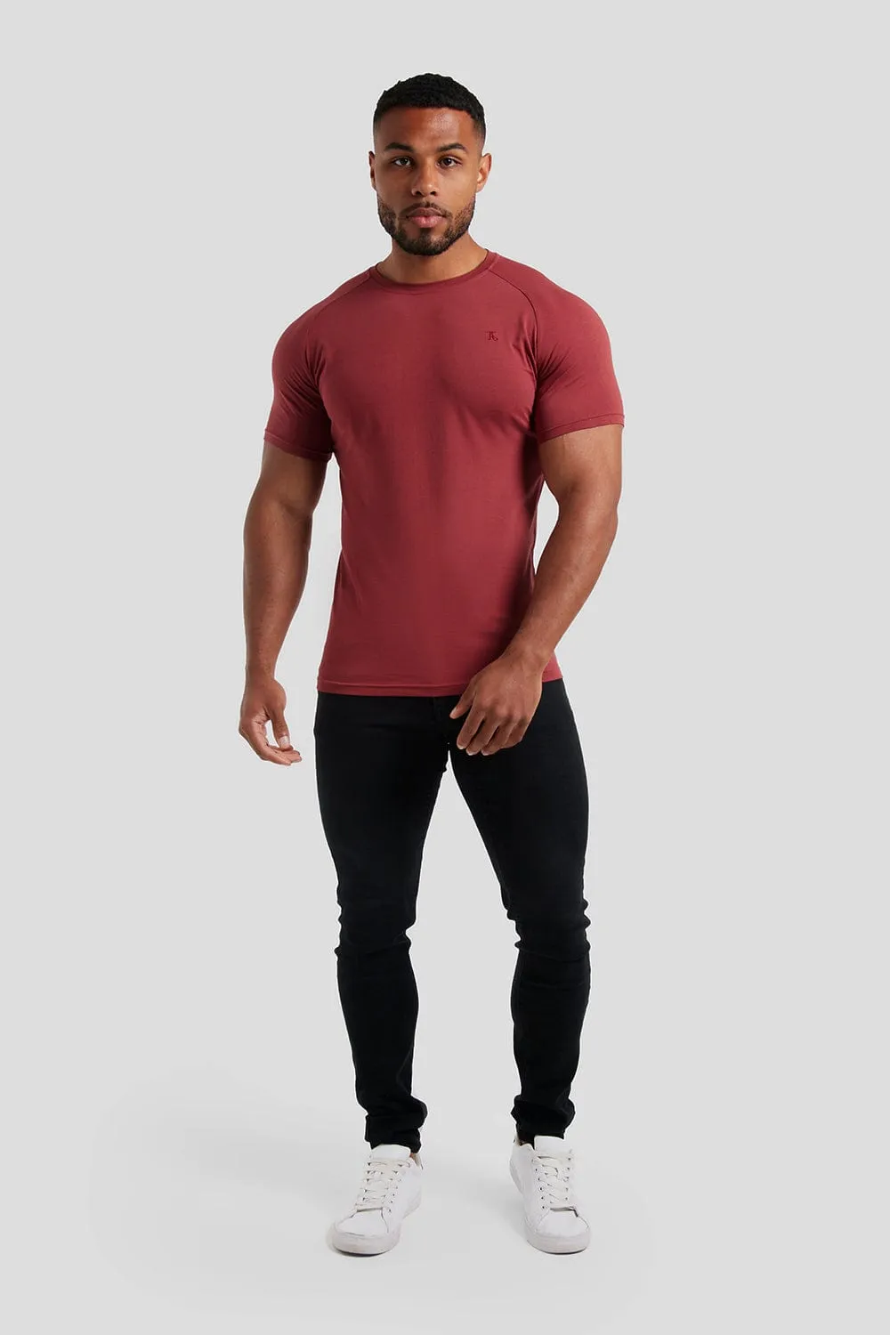 Muscle Fit T-Shirt in Merlot