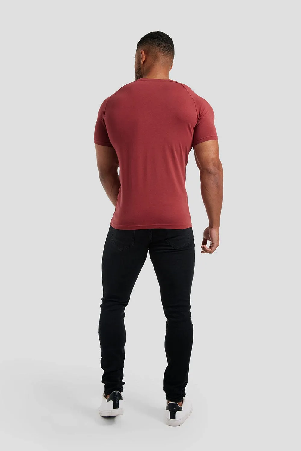 Muscle Fit T-Shirt in Merlot