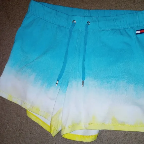 NEW! Size M 8-10 Ladies Tommy Hilfiger Summer shorts