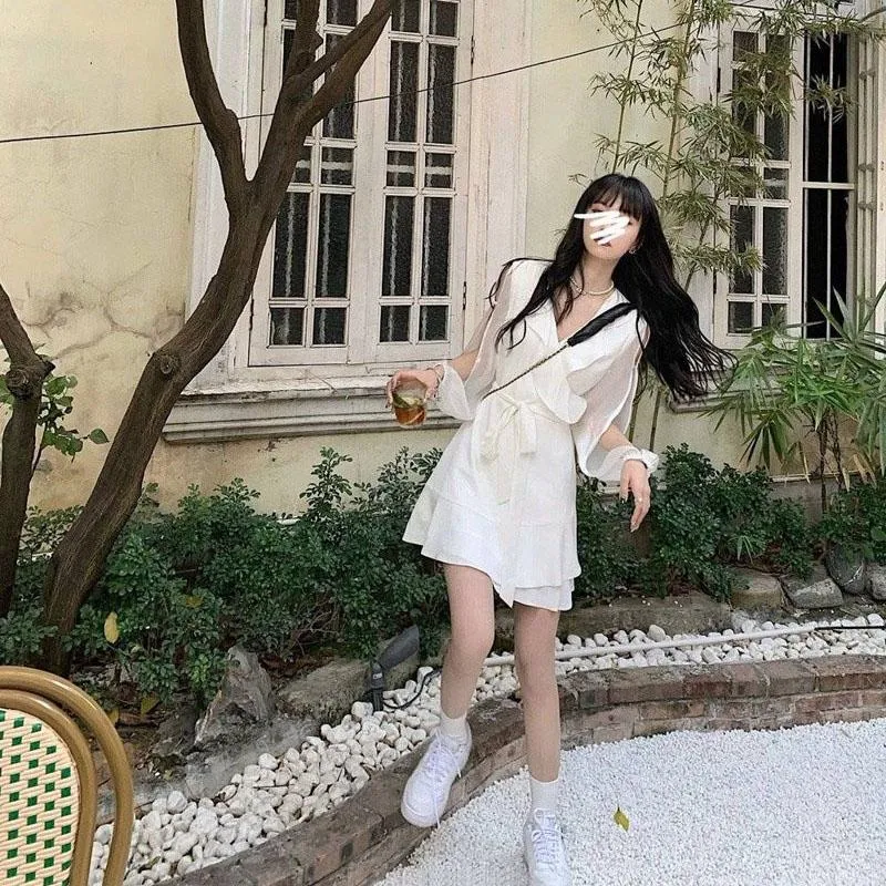 New Spring and Summer Korean Version of The Lotus Leaf V Collar Waist Dress