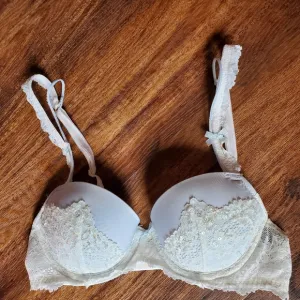 NEW Victoria's secret dream angels lace demi 32B