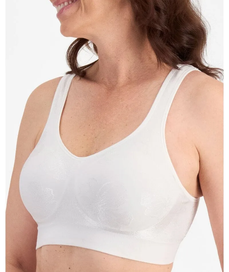 Playtex Comfort Revolution Contour Wire-free Bra - White