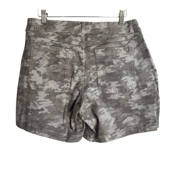 Spanx Stretch Twill Short in Camo