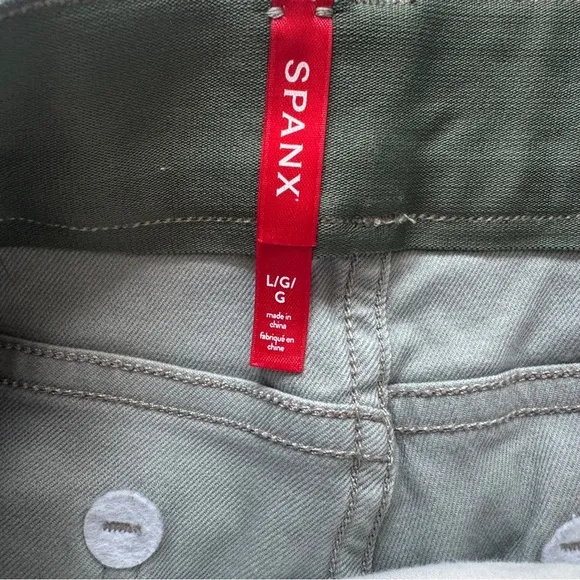 Spanx Stretch Twill Short in Camo